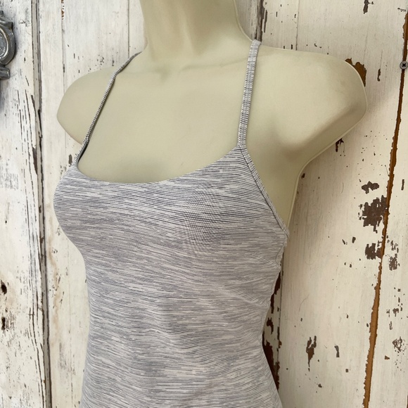 Lululemon Y Power Pose Gray White Athletic Yoga Sports Bra Racer Back Tank Top - Picture 3 of 6